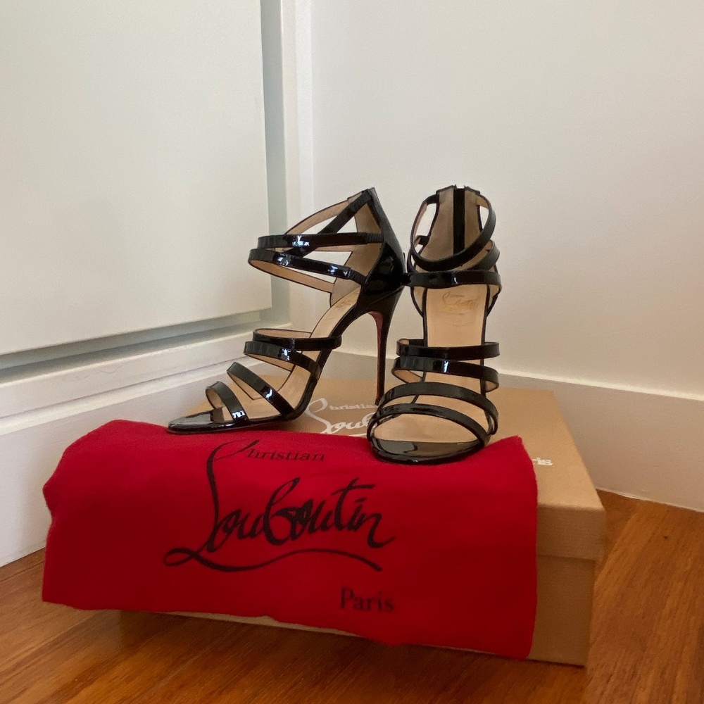 CHRISTIAN LOUBOUTIN PARIS MARINIERE HEELS.